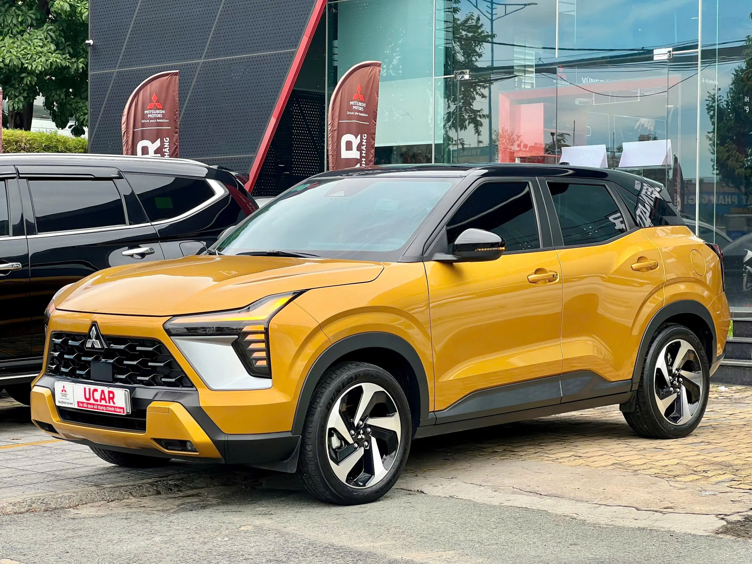 Ucar- XFORCE ULTIMATE màu Vàng đen