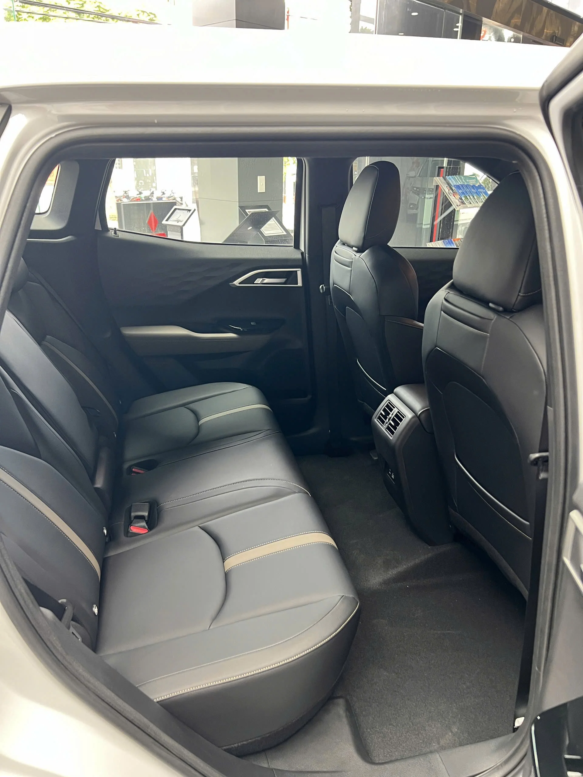 UCAR- Mitsubishi Xforce Ultimate siêu lướt - Ảnh 11