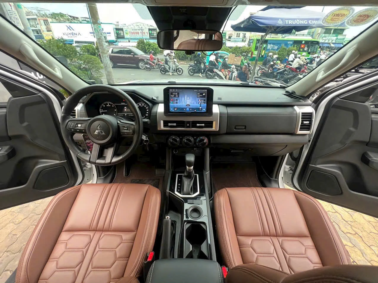 UCAR-Mitsubishi Triton GLX 4X2AT- Sản xuất năm 2025 - Ảnh 10