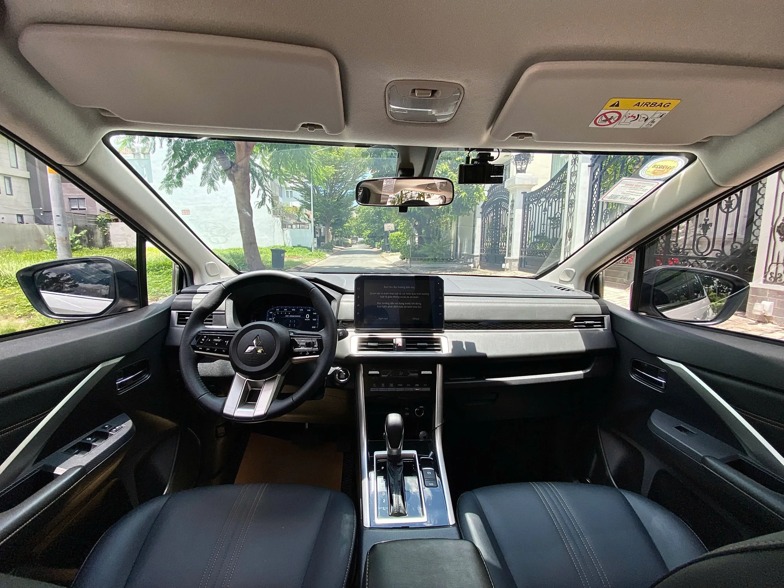 UCAR- Mitsubishi Xpander Premium - Sản xuất năm 2025 - Ảnh 8