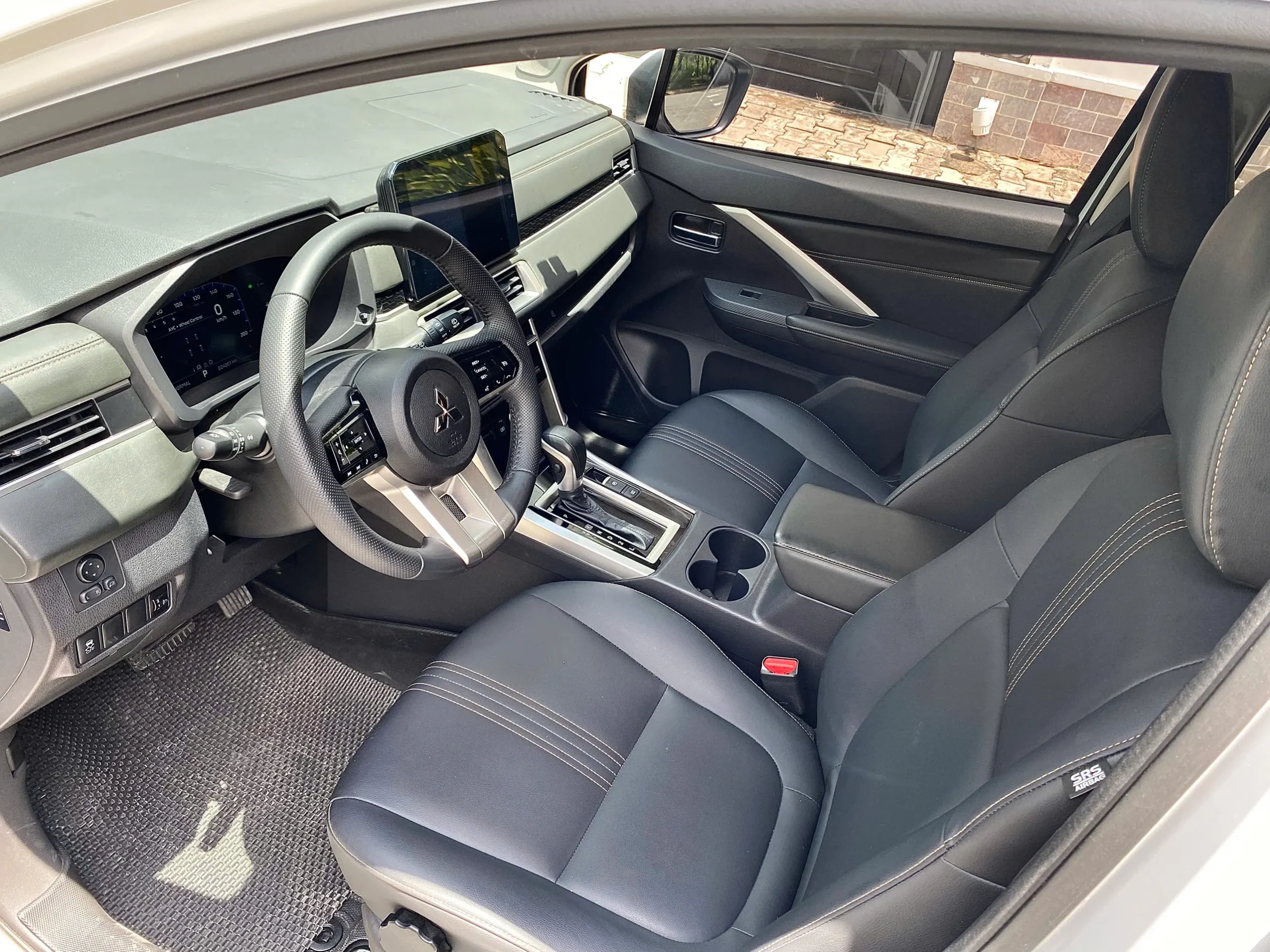 UCAR- Mitsubishi Xpander Premium - Sản xuất năm 2025 - Ảnh 9